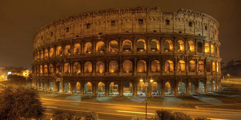 Đấu trường La Mã là một trong những di tích nổi tiếng ở Rome.